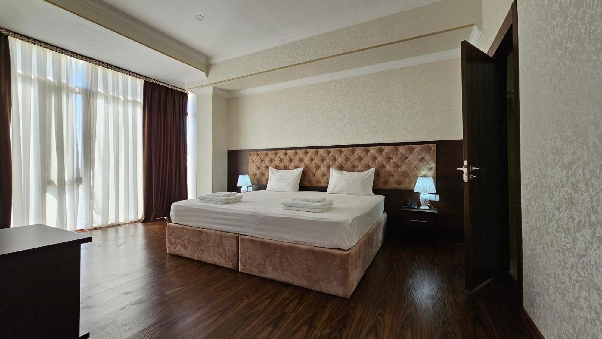 Grand Turon Plaza Hotel Ташкент Экстерьер фото